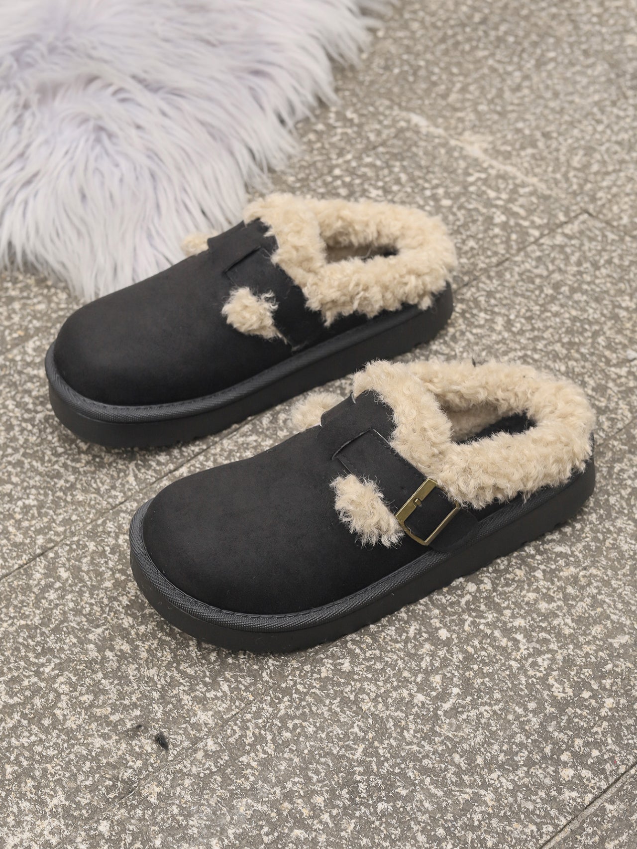 Women’s Fleece Lined Slip-On Clogs – Warm Winter Mule with Buckle & Anti-Slip Sole