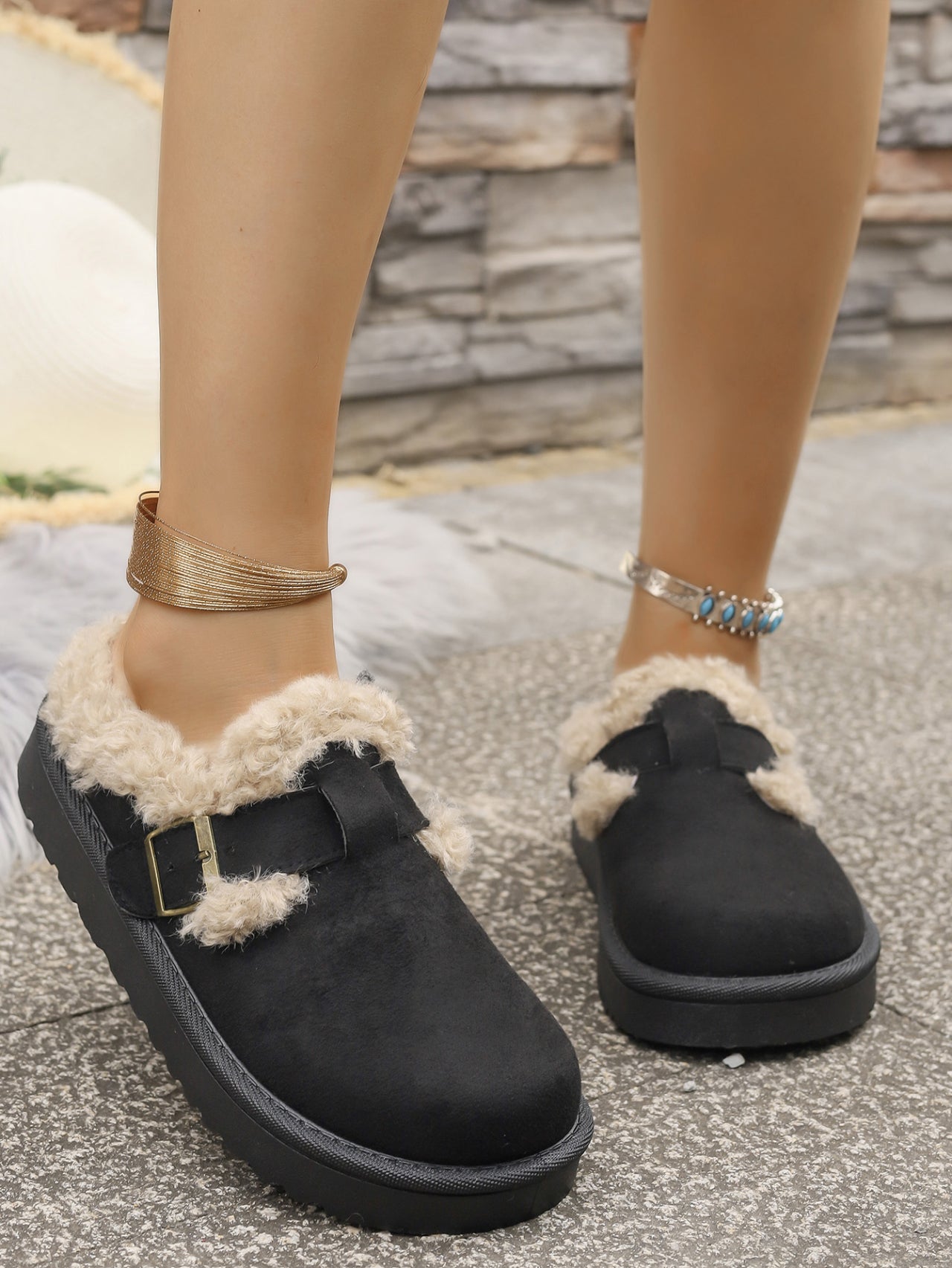 Women’s Fleece Lined Slip-On Clogs – Warm Winter Mule with Buckle & Anti-Slip Sole